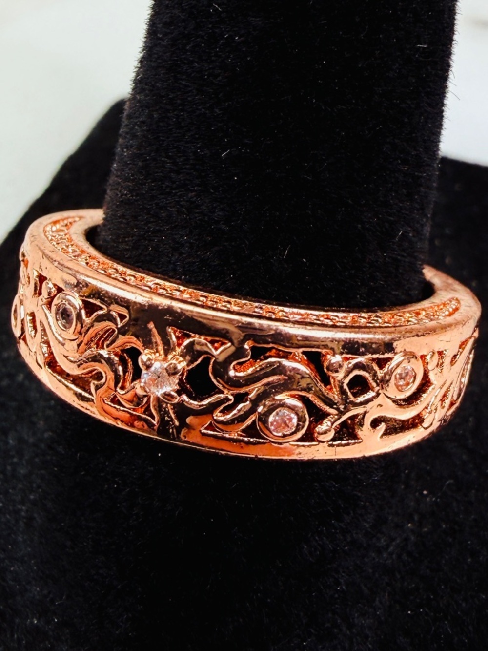 Beautiful rose goldtone etched 8 1/4 band ring